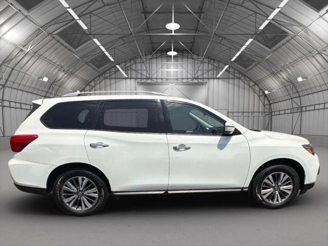 2018 Nissan Pathfinder SV
