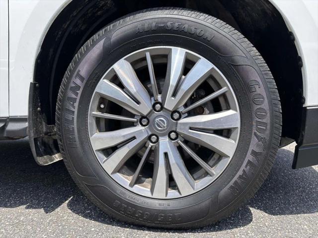 2018 Nissan Pathfinder SV