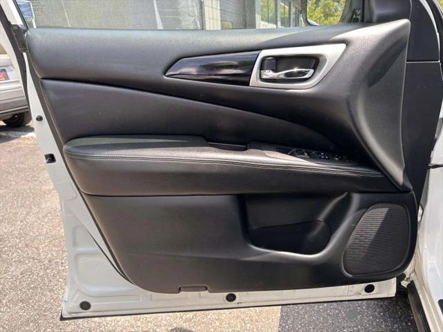 2018 Nissan Pathfinder SV