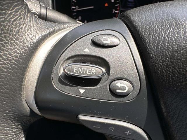 2018 Nissan Pathfinder SV