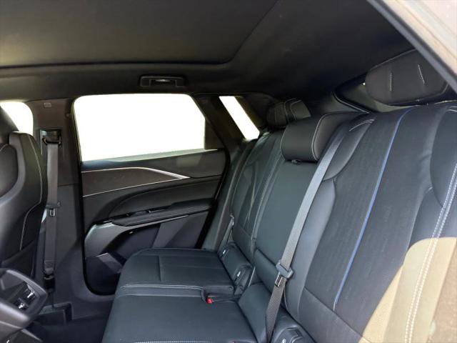 2024 Cadillac iQ Luxury w/1SC