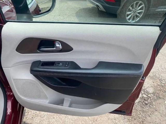 2021 Chrysler Voyager LXI