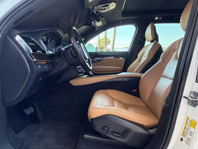 2016 Volvo XC90 T6 Momentum