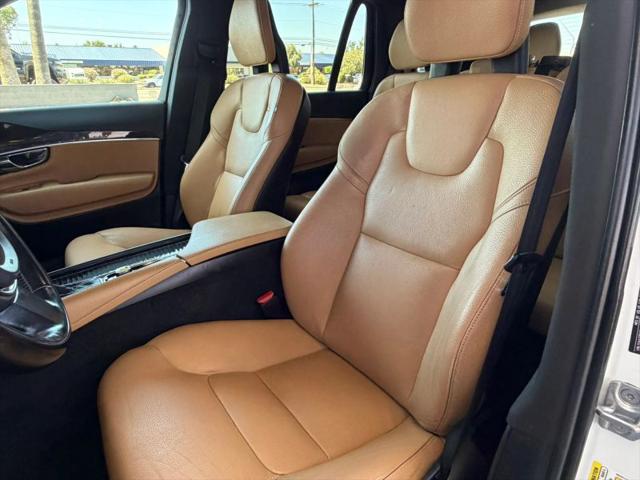 2016 Volvo XC90 T6 Momentum