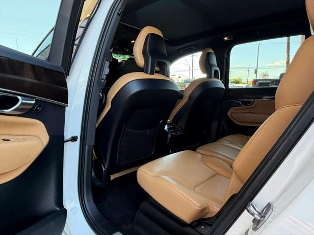 2016 Volvo XC90 T6 Momentum