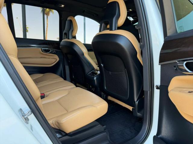2016 Volvo XC90 T6 Momentum