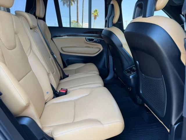 2016 Volvo XC90 T6 Momentum