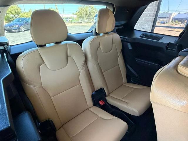 2016 Volvo XC90 T6 Momentum
