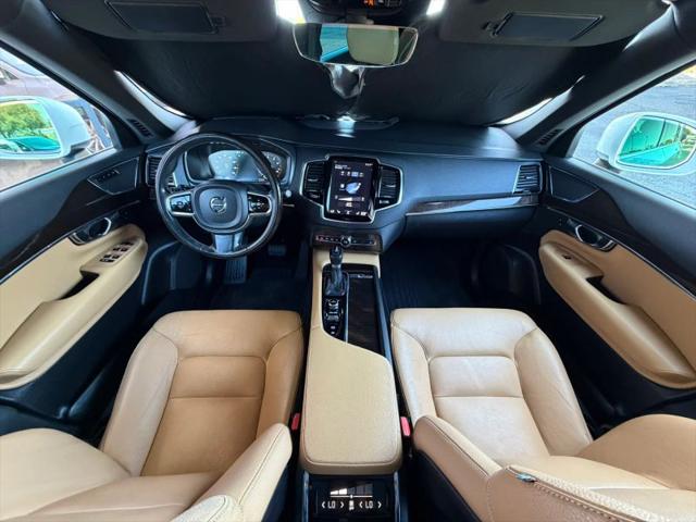 2016 Volvo XC90 T6 Momentum