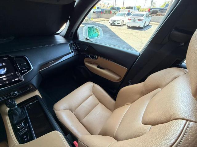2016 Volvo XC90 T6 Momentum