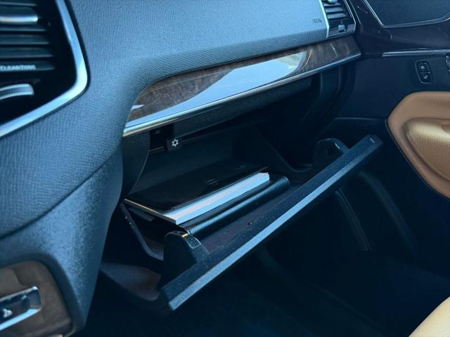 2016 Volvo XC90 T6 Momentum