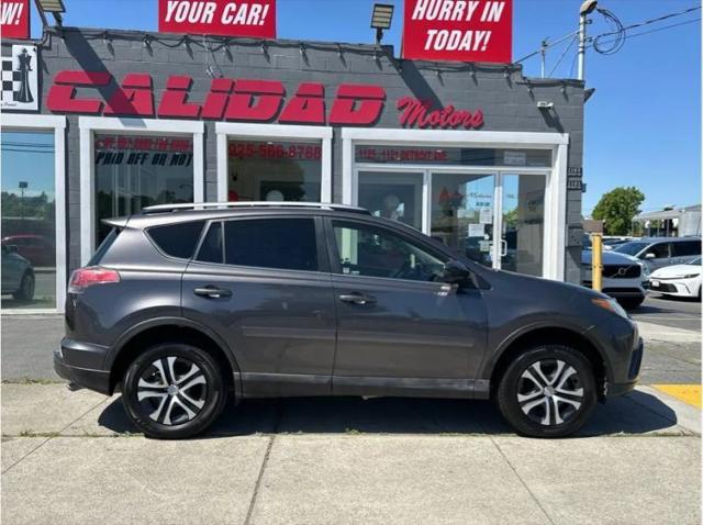 2017 Toyota RAV4 LE
