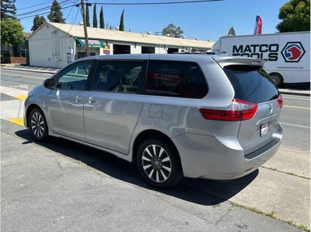 2020 Toyota Sienna LE
