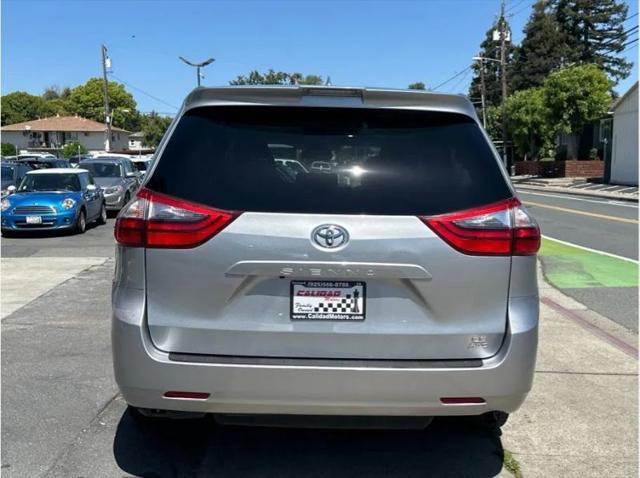 2020 Toyota Sienna LE