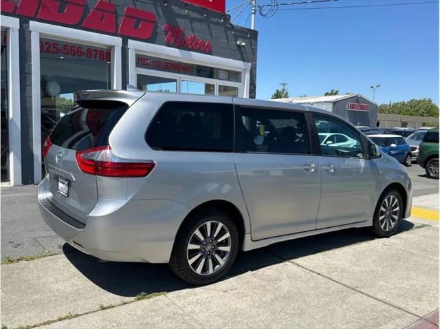 2020 Toyota Sienna LE
