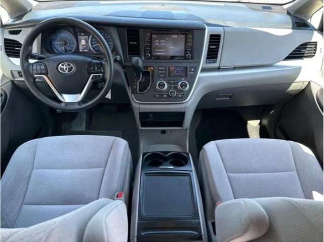 2020 Toyota Sienna LE