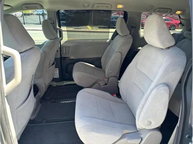 2020 Toyota Sienna LE