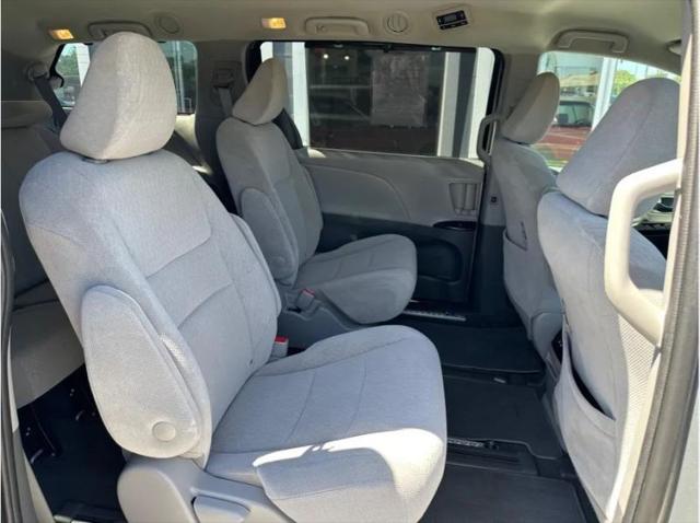 2020 Toyota Sienna LE