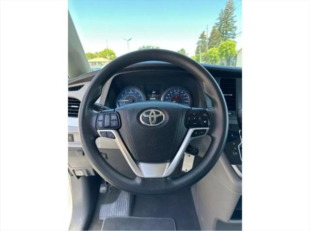 2020 Toyota Sienna LE