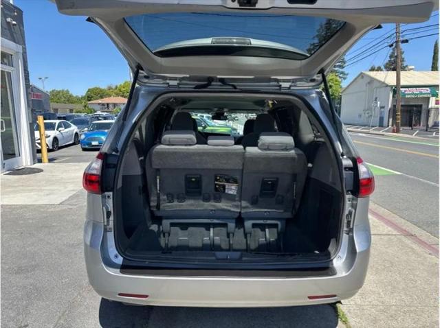 2020 Toyota Sienna LE