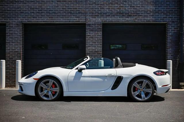 2025 Porsche 718 Boxster S