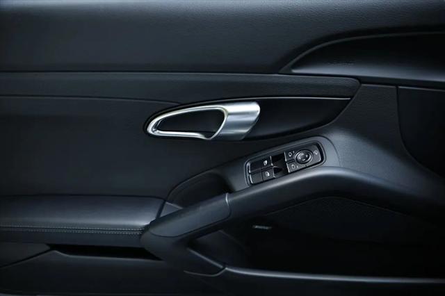 2025 Porsche 718 Boxster S
