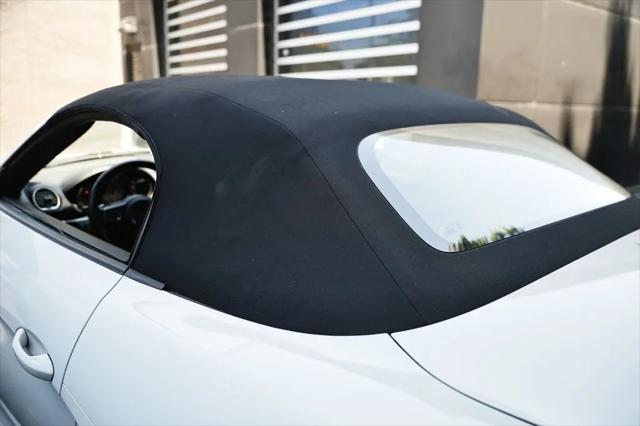 2025 Porsche 718 Boxster S