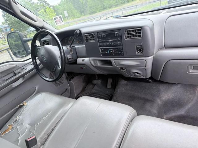 2004 Ford F-550 XL