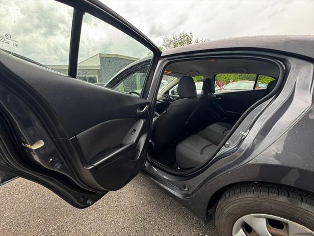 2015 Mazda Mazda3 i Sport