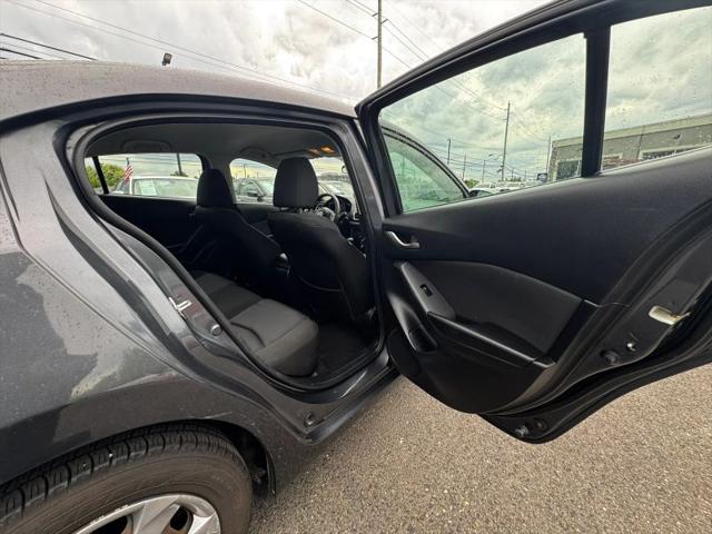 2015 Mazda Mazda3 i Sport