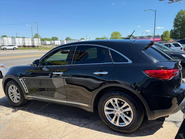 2017 INFINITI QX70 3.7