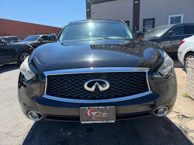2017 INFINITI QX70 3.7
