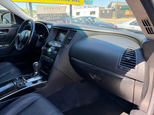 2017 INFINITI QX70 3.7