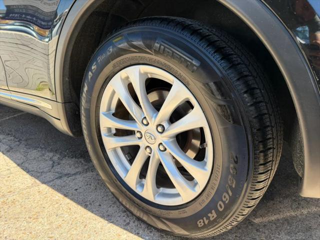 2017 INFINITI QX70 3.7