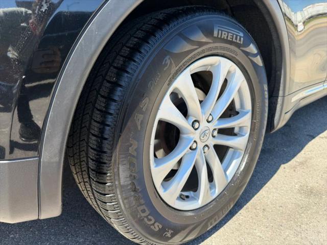 2017 INFINITI QX70 3.7