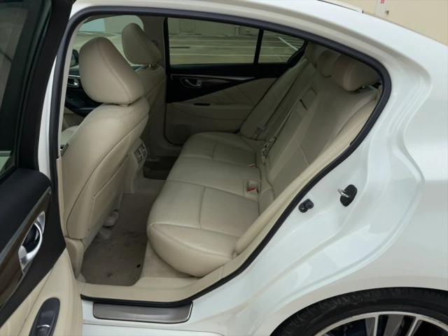 2015 INFINITI Q50 Premium