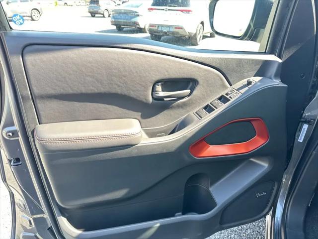2026 Nissan Frontier Crew Cab Long Bed PRO-4X 4x4
