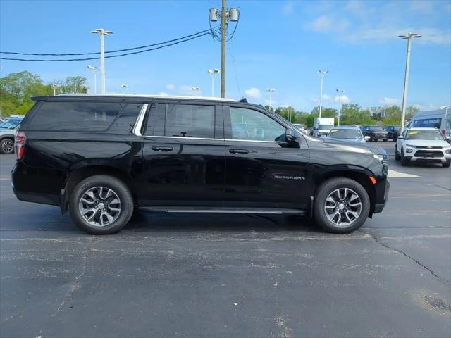 2022 Chevrolet Suburban 4WD LT
