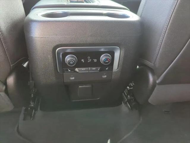 2022 Chevrolet Suburban 4WD LT