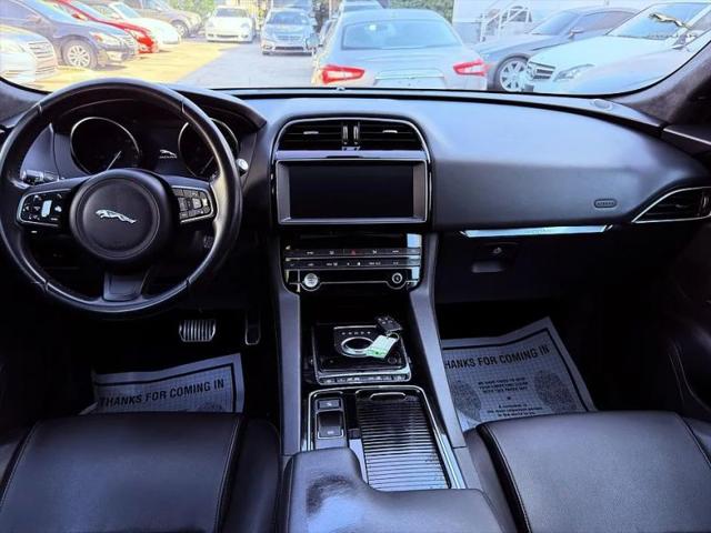 2019 Jaguar F-PACE 25t Premium