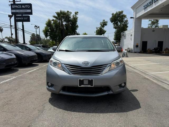 2015 Toyota Sienna XLE 8 Passenger