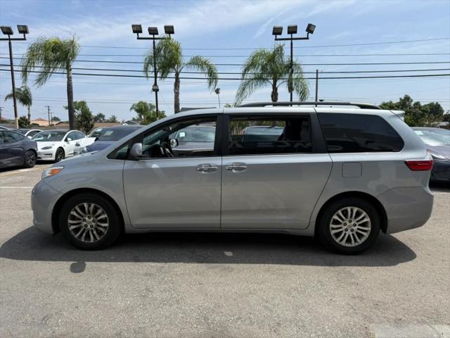 2015 Toyota Sienna XLE 8 Passenger