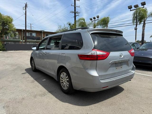 2015 Toyota Sienna XLE 8 Passenger