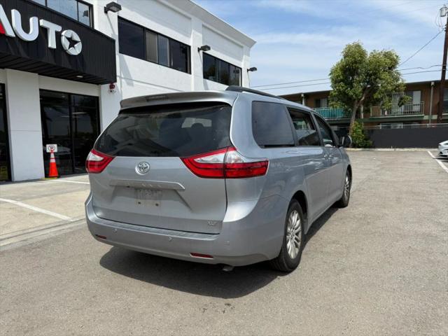 2015 Toyota Sienna XLE 8 Passenger