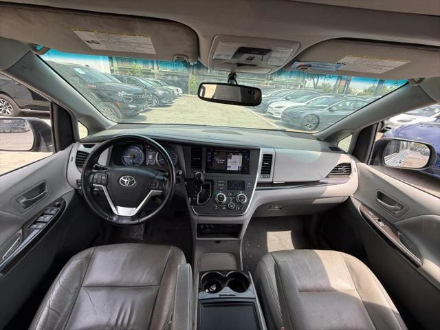2015 Toyota Sienna XLE 8 Passenger