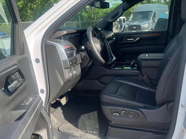 2025 GMC Yukon 4WD Denali