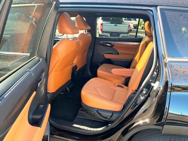 2023 Toyota Highlander Platinum