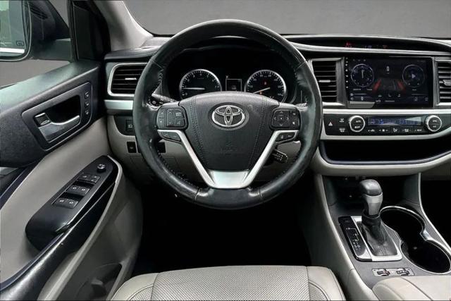 2017 Toyota Highlander Limited Platinum