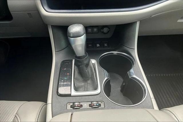 2017 Toyota Highlander Limited Platinum