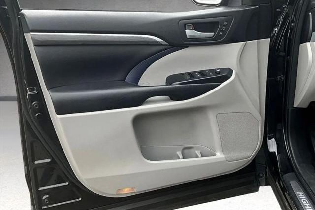 2017 Toyota Highlander Limited Platinum